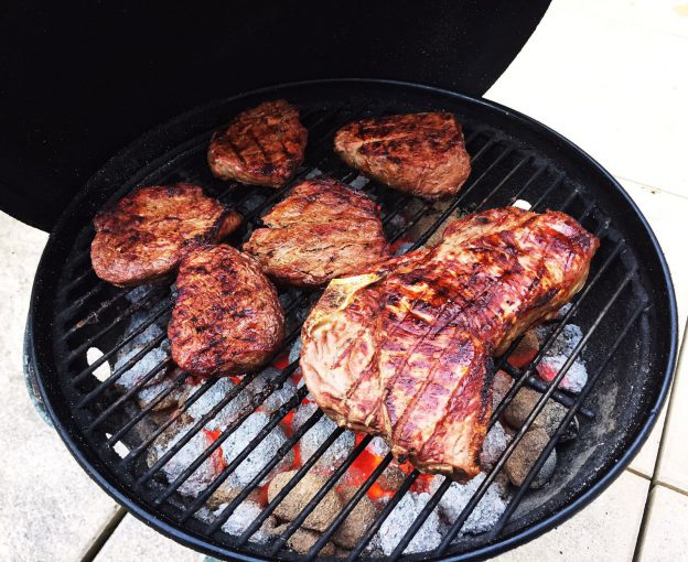 Filet und Roastbeef auf dem Grill